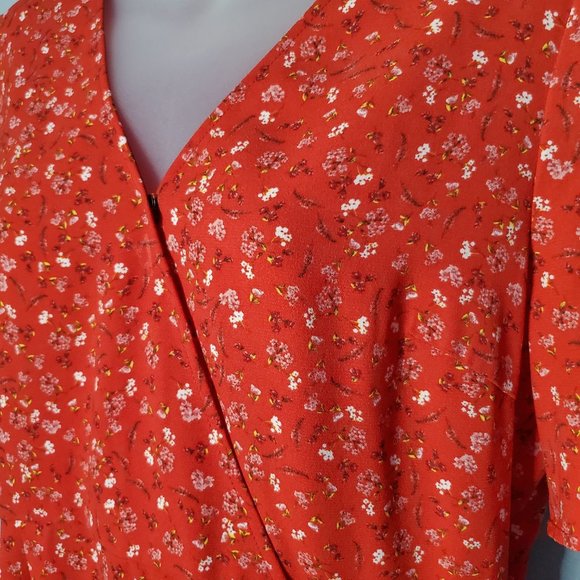 a loves a Red Small Floral Fit & Flare V-Neck Dress, L - Picture 2 of 7